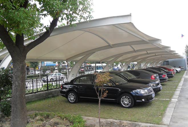 膜結(jié)構(gòu)車棚有哪些特點？